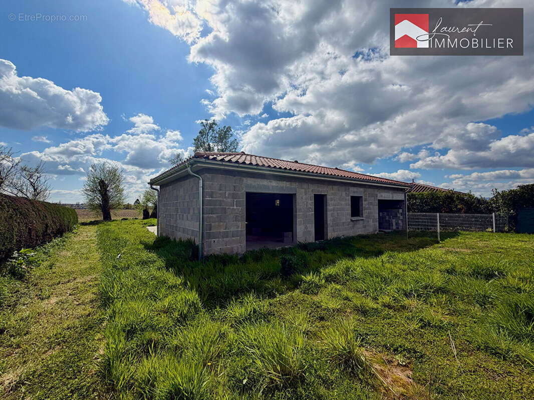 Maison à PONT-DE-VAUX