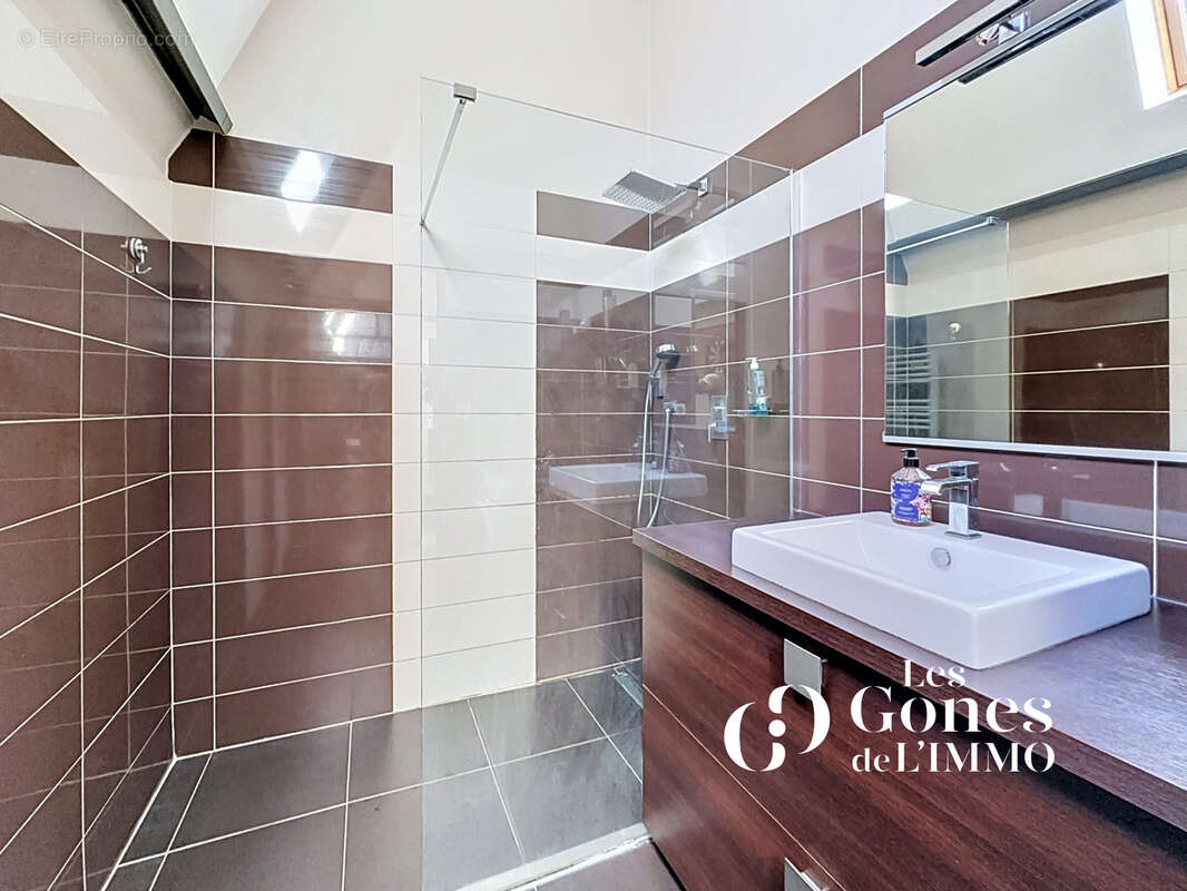 Appartement à CRAPONNE