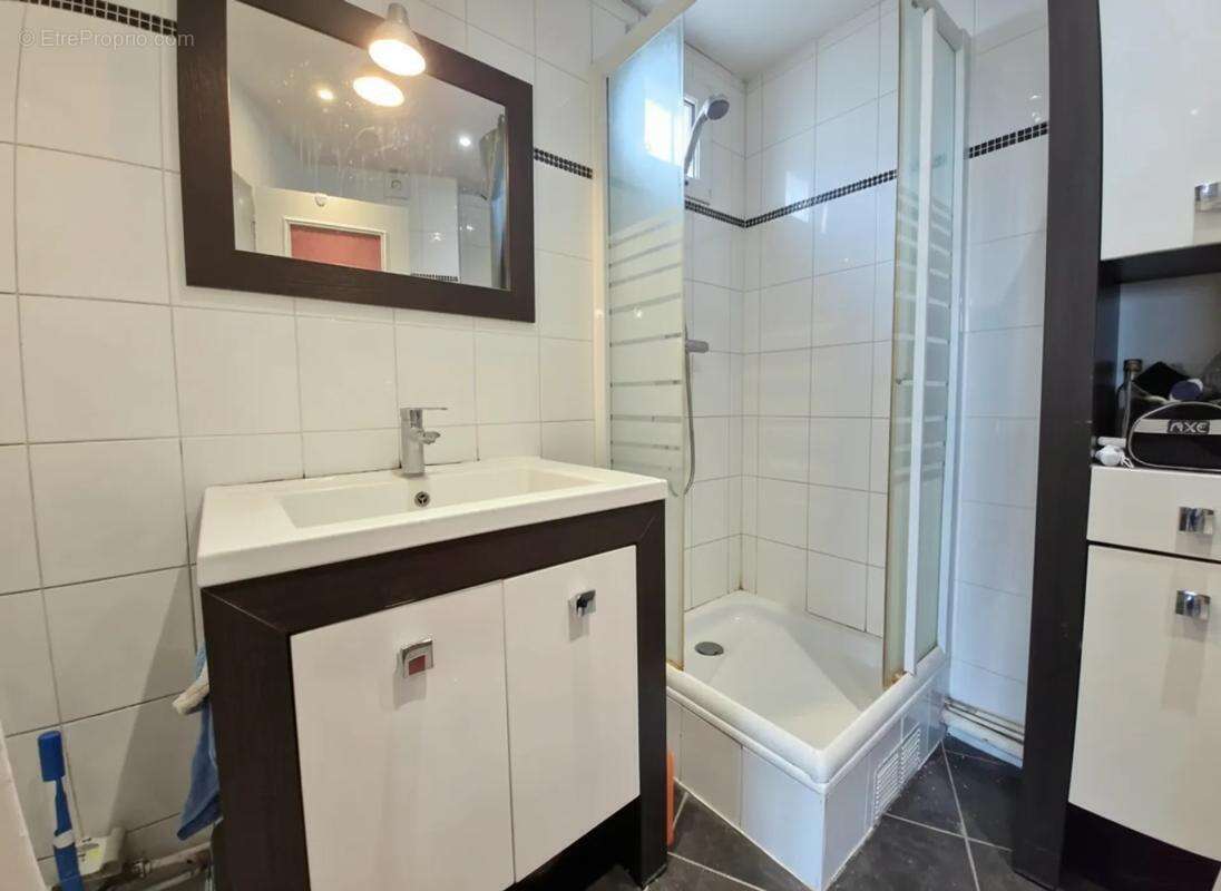 Appartement à LES PAVILLONS-SOUS-BOIS