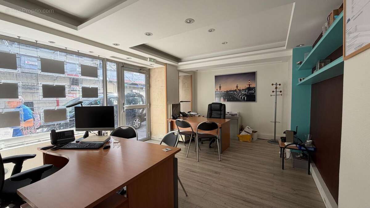 ISSY MAIRIE - local commercial  - professionnel 39 m² - photo 2