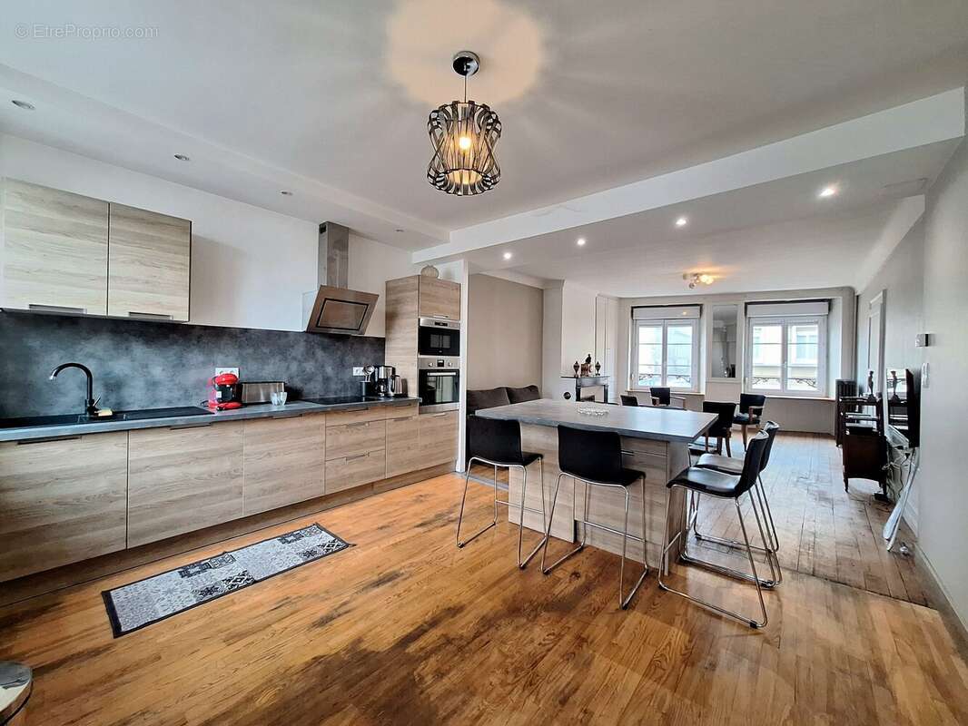 Appartement à MIRECOURT