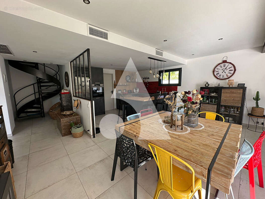 Maison à SAINT-MAXIMIN-LA-SAINTE-BAUME