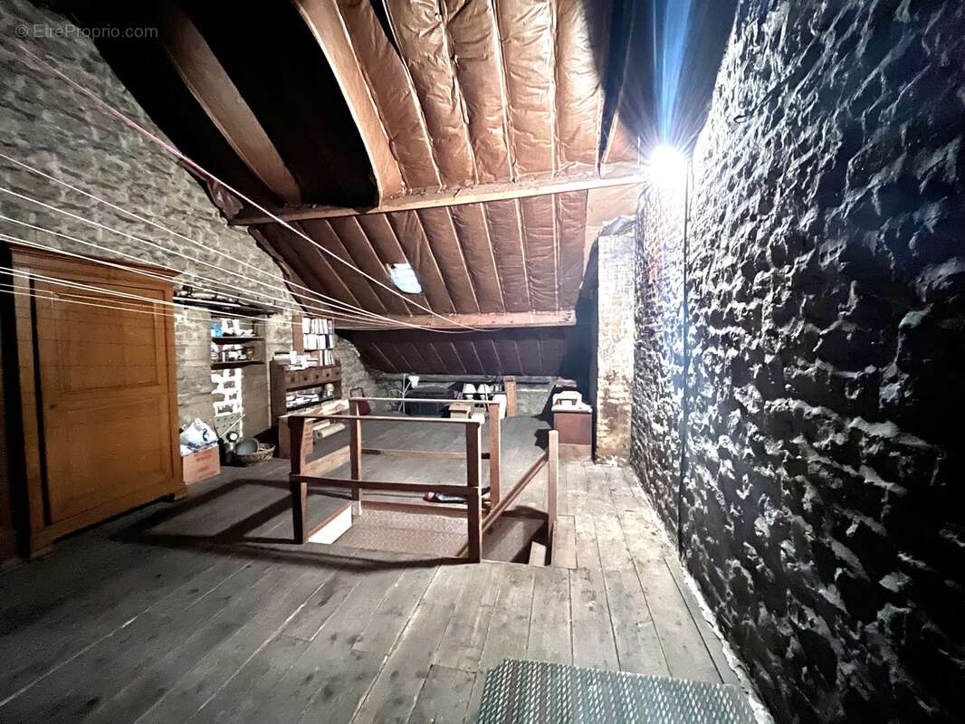 Maison à VIVIER-AU-COURT