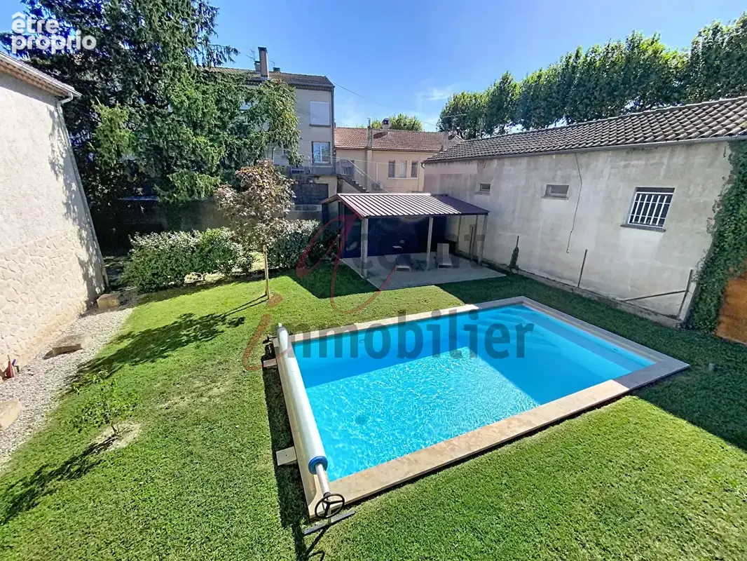 Maison familiale de 328 m² avec piscine et possibilité de 2 logements - photo 9