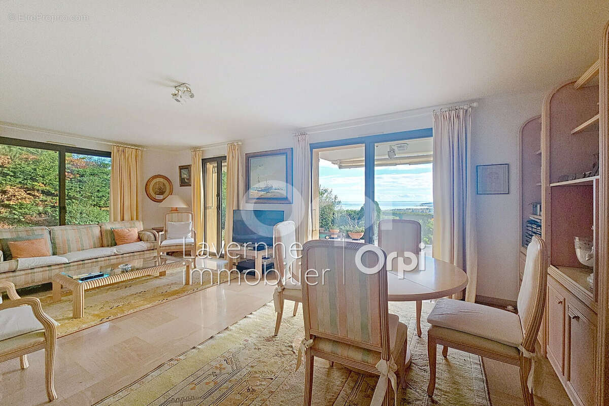 Appartement à VILLENEUVE-LOUBET