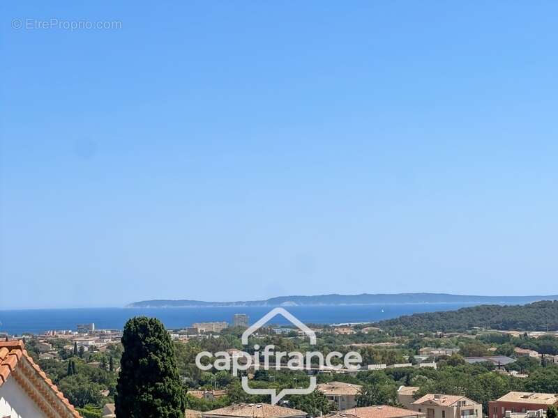 Appartement à BORMES-LES-MIMOSAS