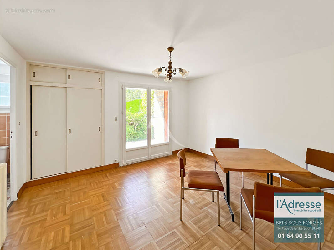 Maison à BRIIS-SOUS-FORGES