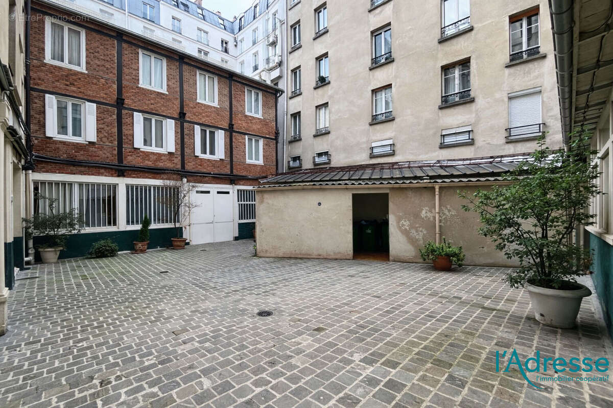 Commerce à PARIS-11E