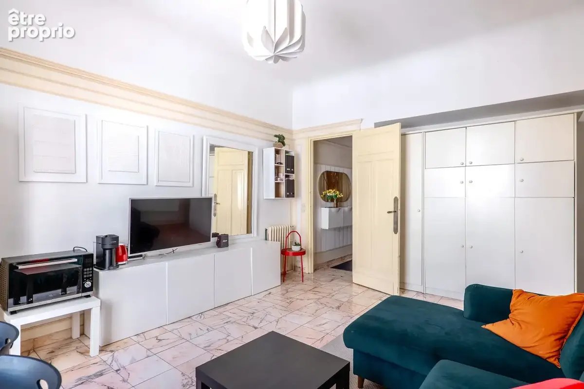 Appartement 32 m² à Paris-8e  - photo 3
