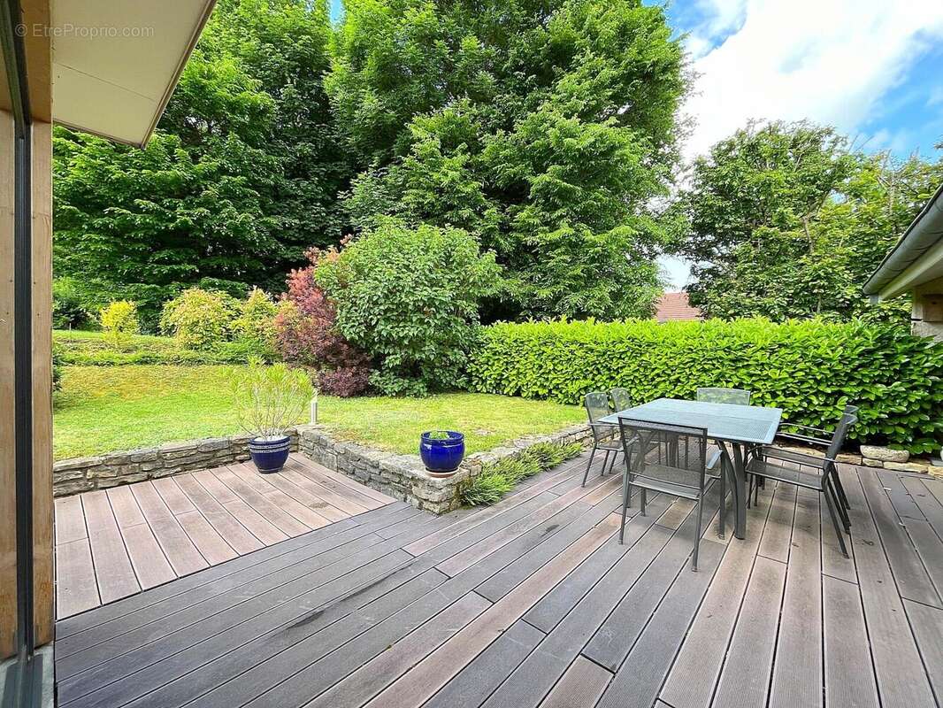 Christophe 06 - Maison à THISE