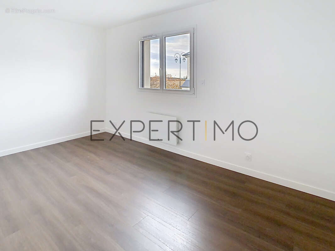 Maison à FONTAINE-ETOUPEFOUR