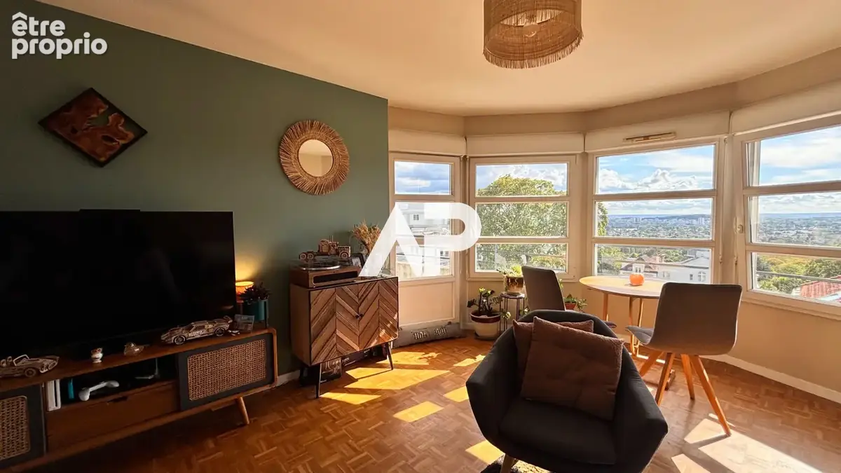 EXCLUSIVITÉ  Appartement en rotonde avec vue panoramique sur Paris, balcon et parking à Montmorency CENTRE-VILLE - photo 6