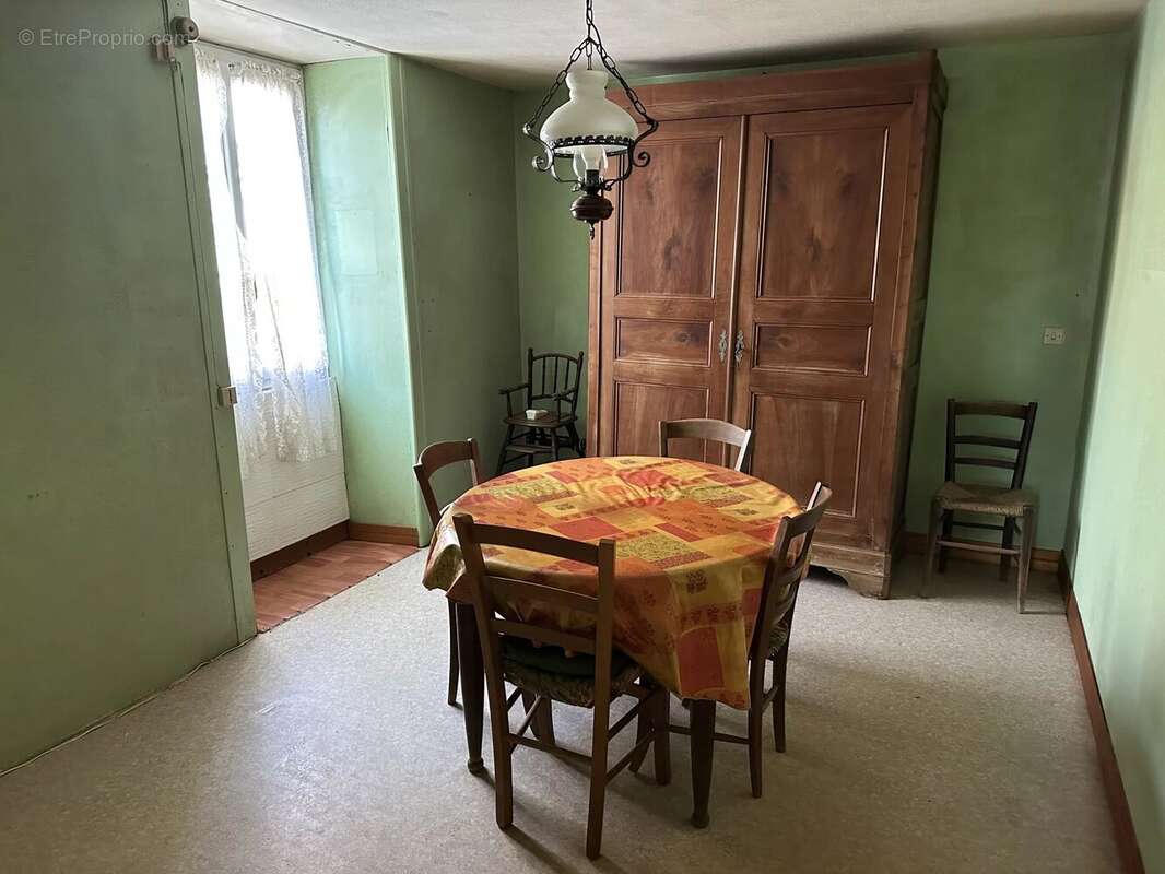 Maison à SOMMIERES-DU-CLAIN