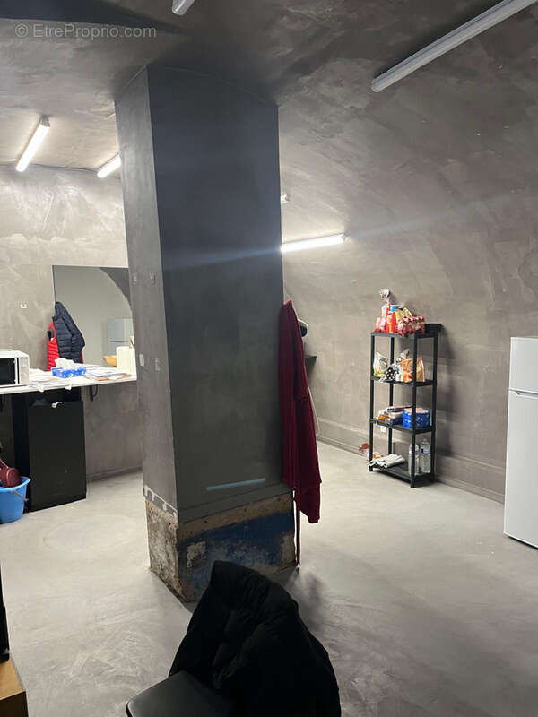 Autre à PARIS-2E