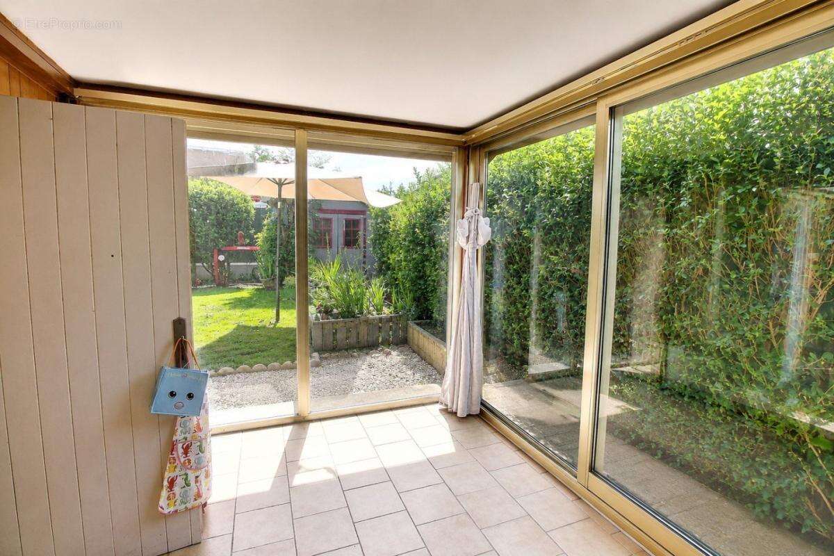 Maison - 4 chambres - garage - jardin - photo 4