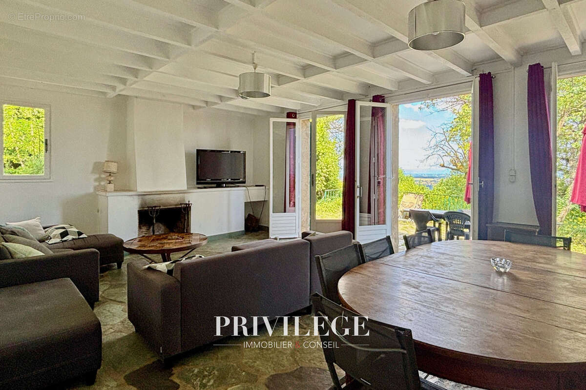 Maison à SAINT-CYR-AU-MONT-D'OR