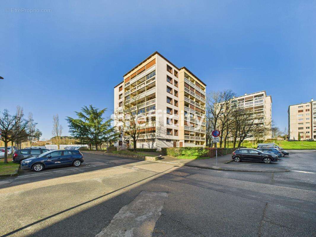 Appartement à RILLIEUX-LA-PAPE