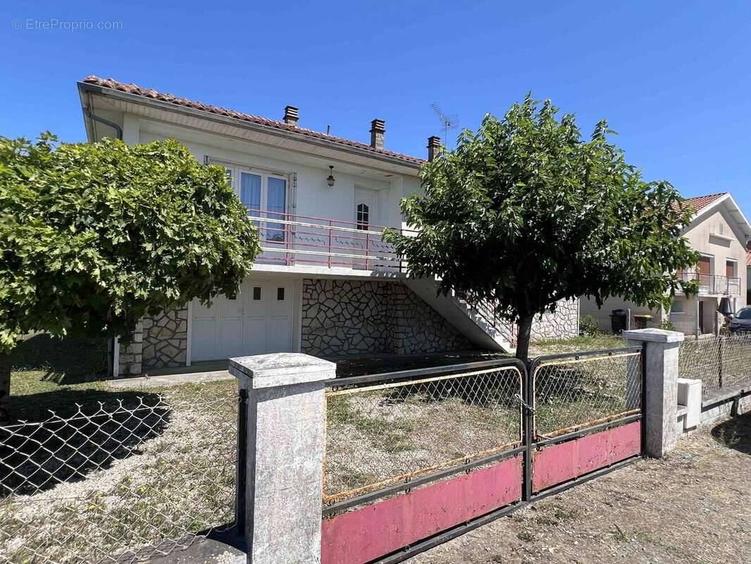 Maison à ROUMAZIERES-LOUBERT