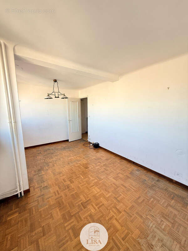Appartement à MARSEILLE-5E