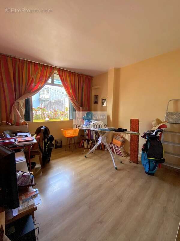 Appartement à POINTE-A-PITRE