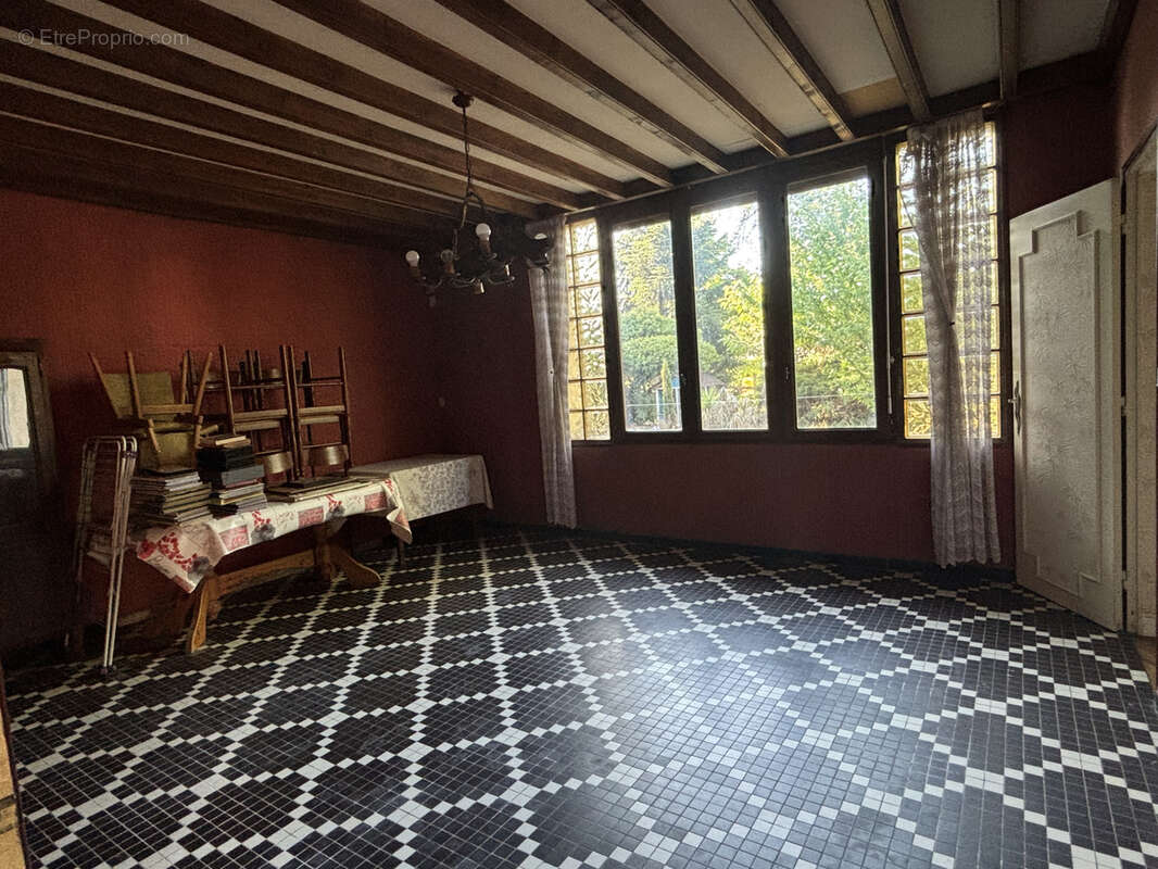 Maison à AMBARES-ET-LAGRAVE