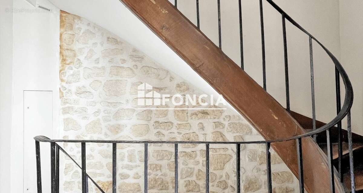 Paris iii – reaumur-sebastopol / rue saint martin – appartement traversant et lumineux - photo 10