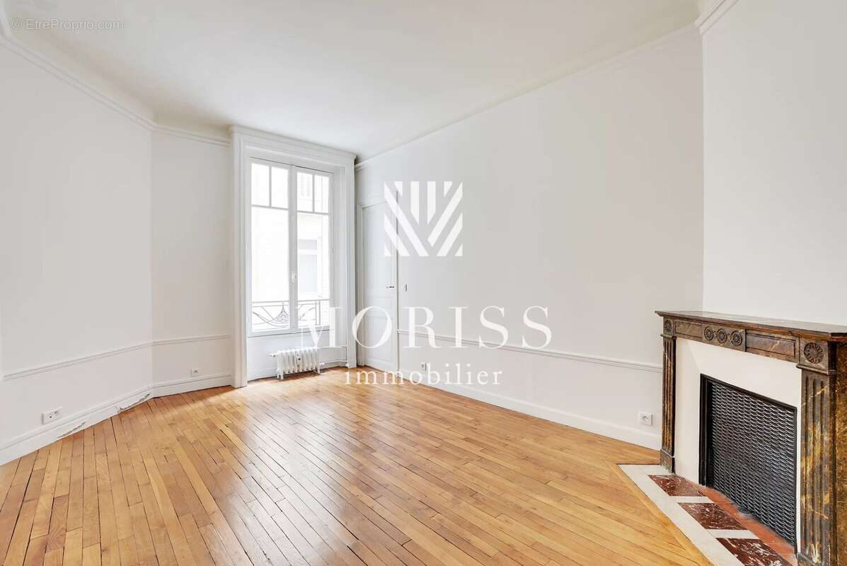 Appartement à PARIS-17E