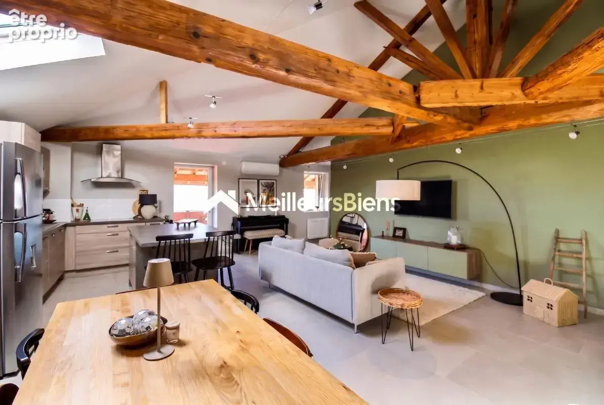 Appartement 4 pièces de 85 m² rénové avec balcon et stationnement - photo 3