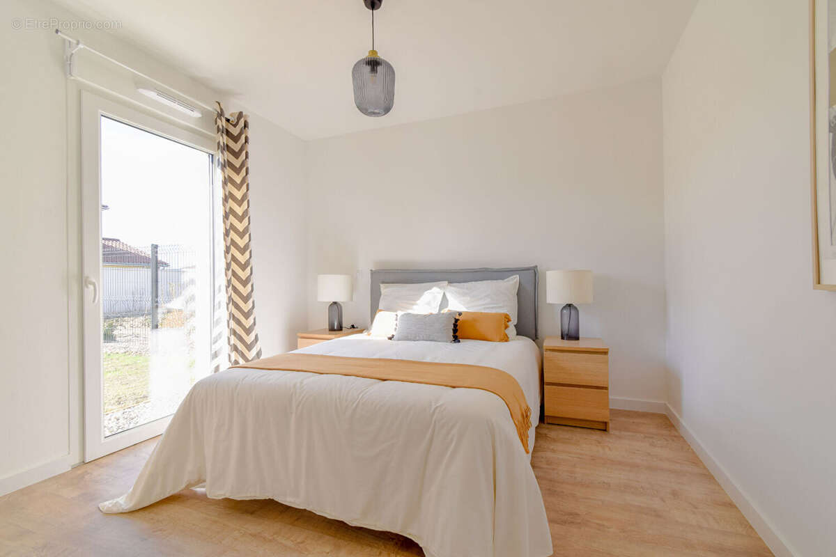 Maison à SAINT-PIERRE-DE-CHANDIEU