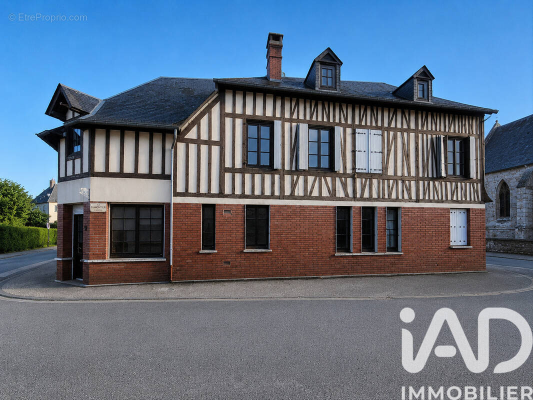 Photo 1 - Maison à ETREVILLE