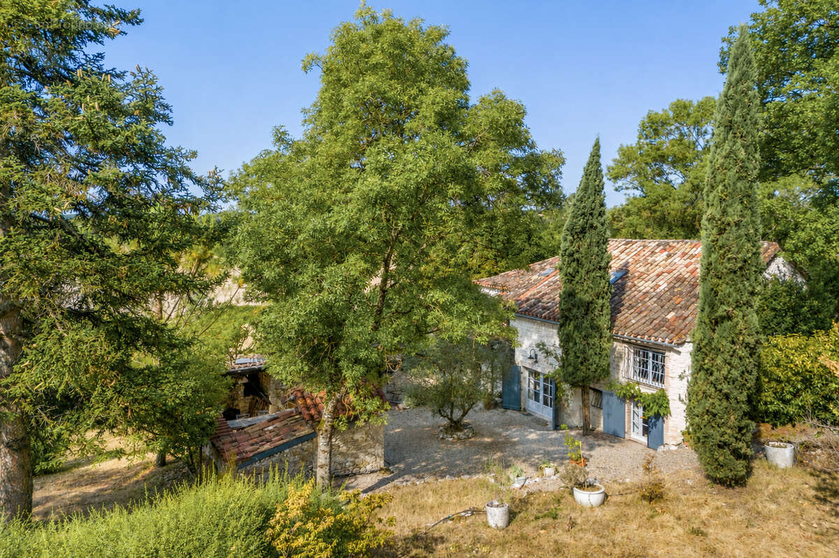 Maison de campagne avec annexe, piscine et dépendance - photo 42