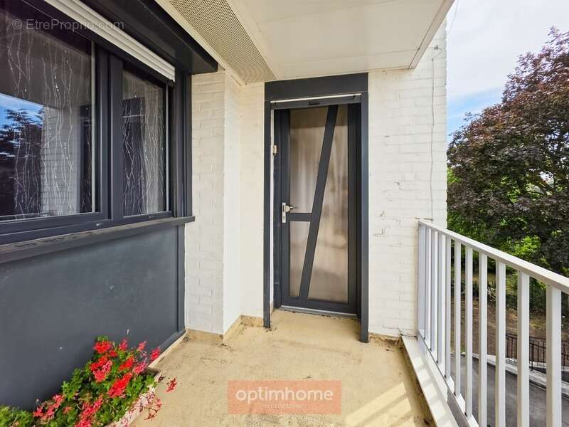 T4 de 83 m² – 3 chambres – Balcon – Cave – Garage – Résidence "Plein Sud" – ARRAS - photo 3