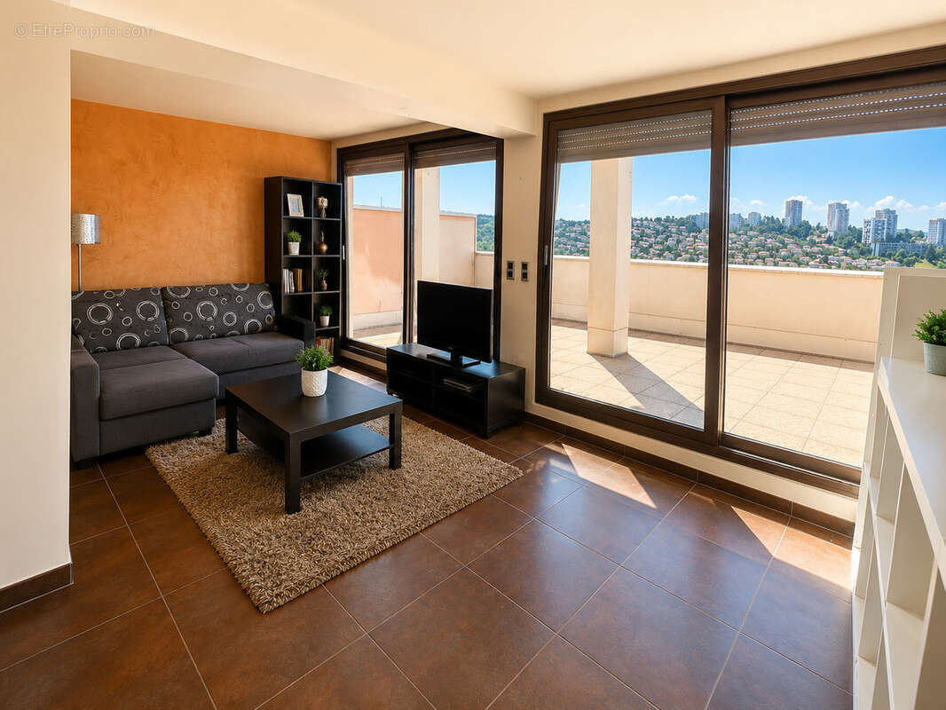 Appartement à SAINT-ETIENNE