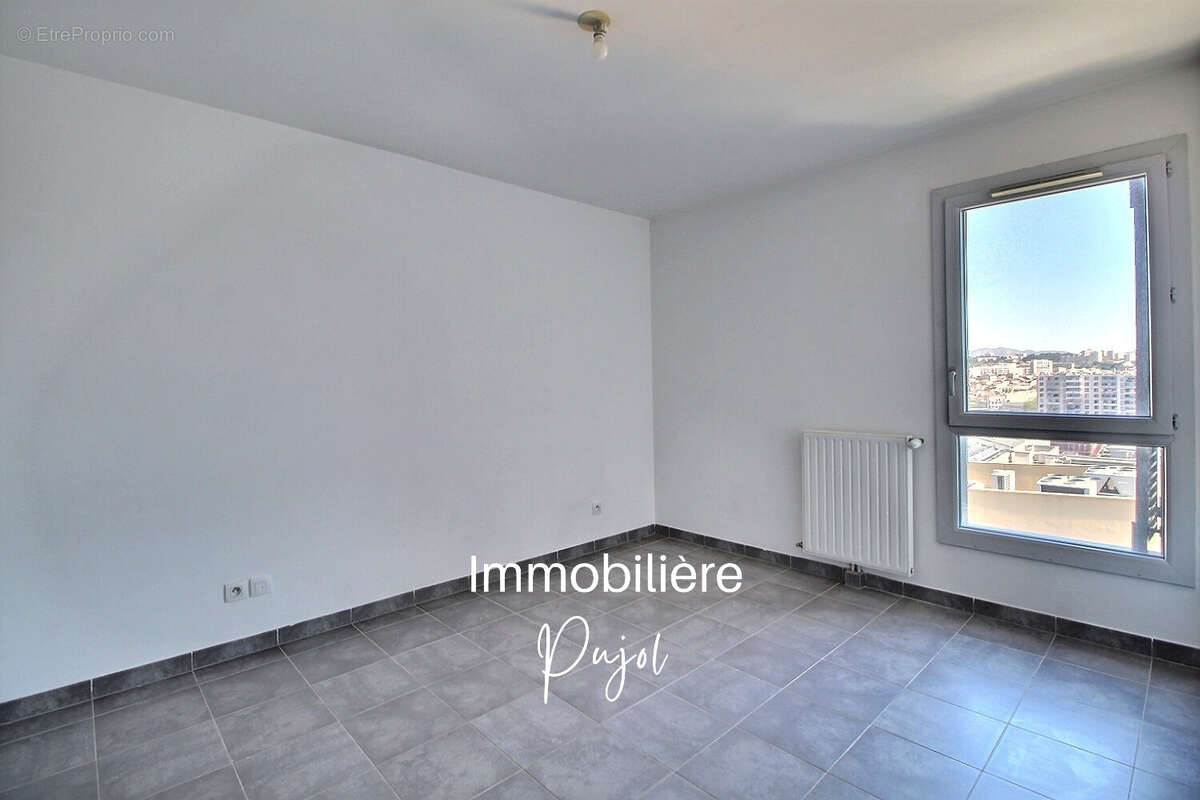 Appartement à MARSEILLE-2E