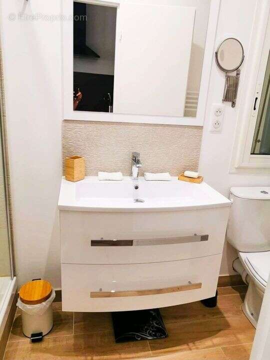 LA CIOTAT APPARTEMENT T2 ENTIERREMENT RENOVE - parfait état - - Appartement à LA CIOTAT