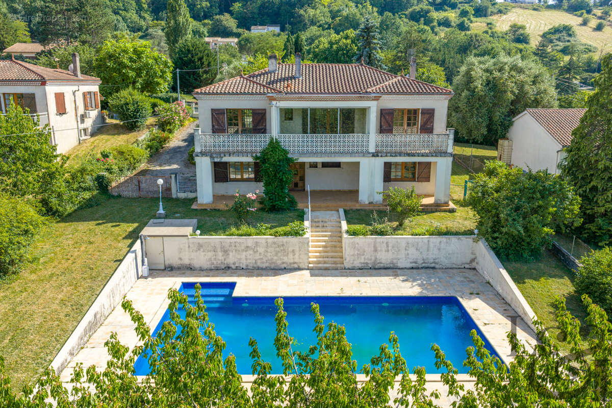 Maison à PUJOLS