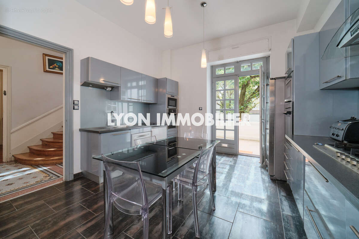 Maison à LYON-8E