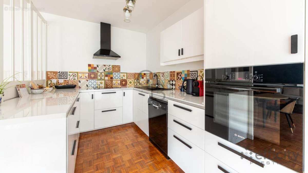 Appartement à COURBEVOIE
