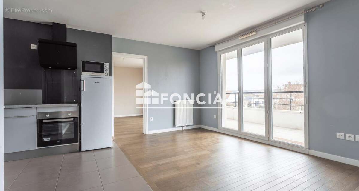 Appartement 3 pièces recent vendu loue dans une  résidence de standing - photo 4