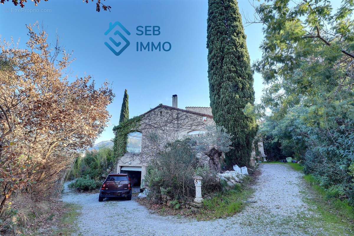 Maison à VILLELONGUE-DELS-MONTS