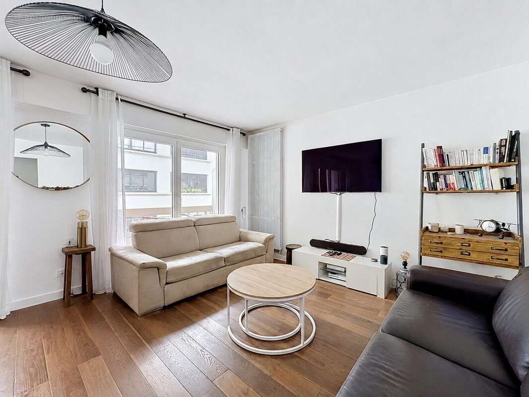 Appartement à COURBEVOIE