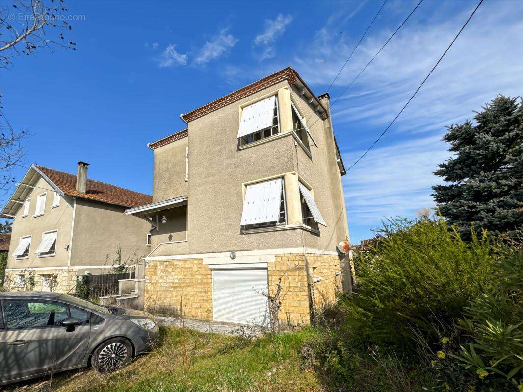 Maison à NEUVIC