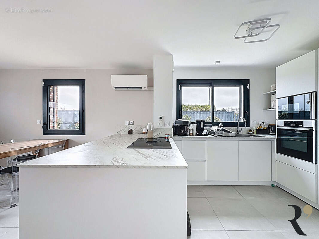 Maison à DREMIL-LAFAGE