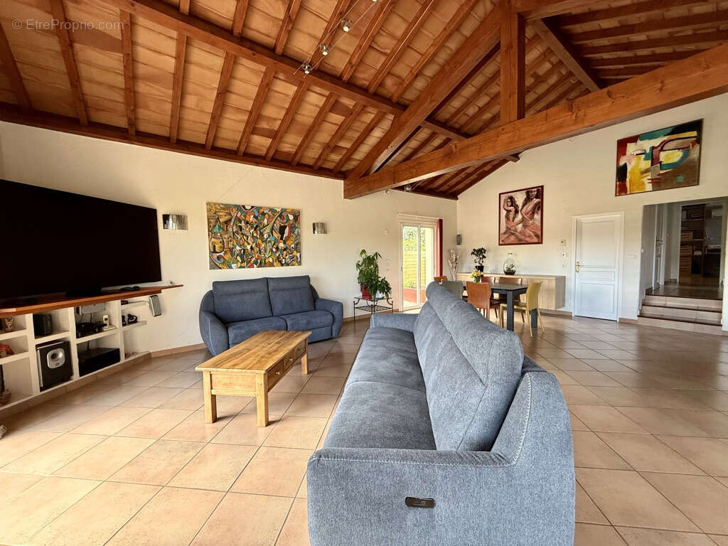 Maison à BOURG-LES-VALENCE