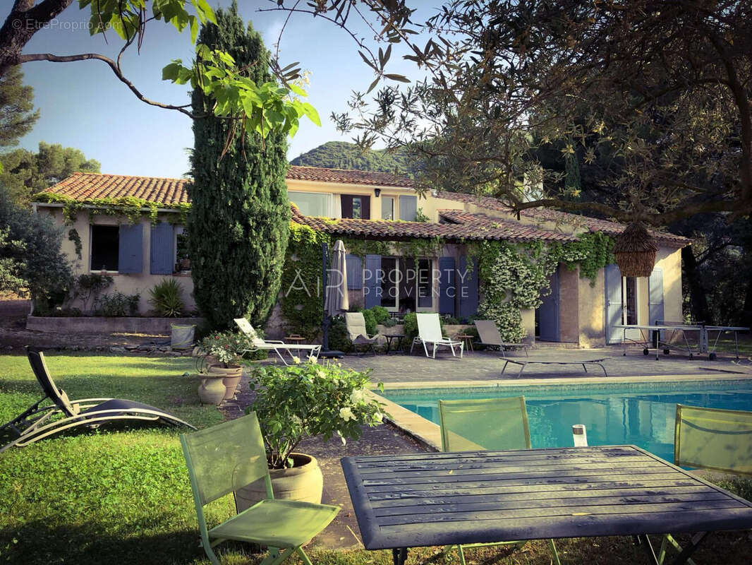 Maison à LOURMARIN
