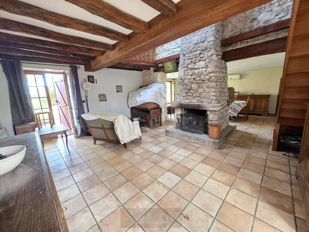 Maison à CORQUILLEROY