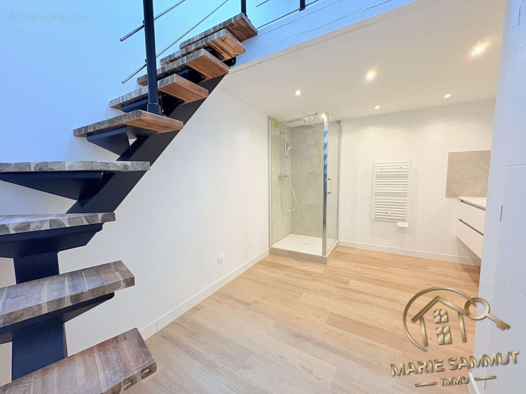 Maison 80 m² à Saint-Genies-Des-Mourgues  - photo 8