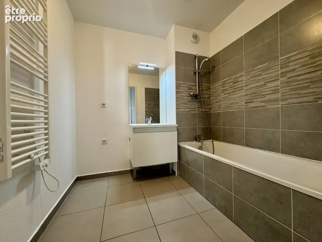 Appartement T4 avec terrasse; ascenseur, stationnements - photo 6