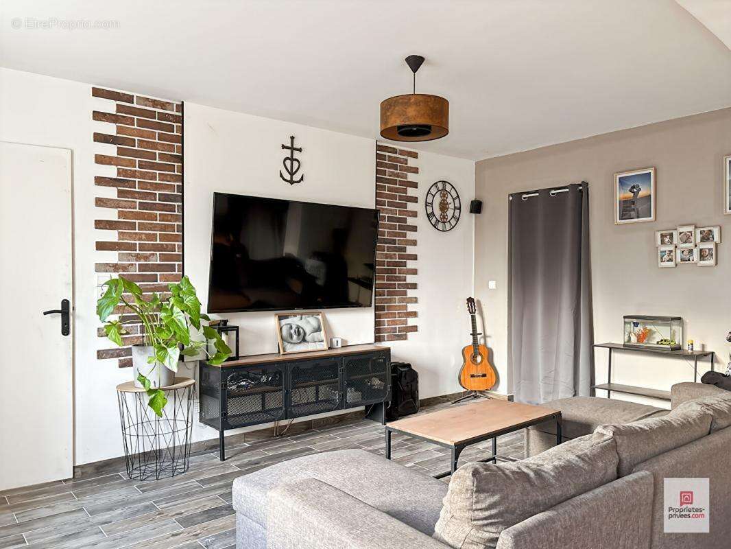 Maison à DISSE-SOUS-LE-LUDE