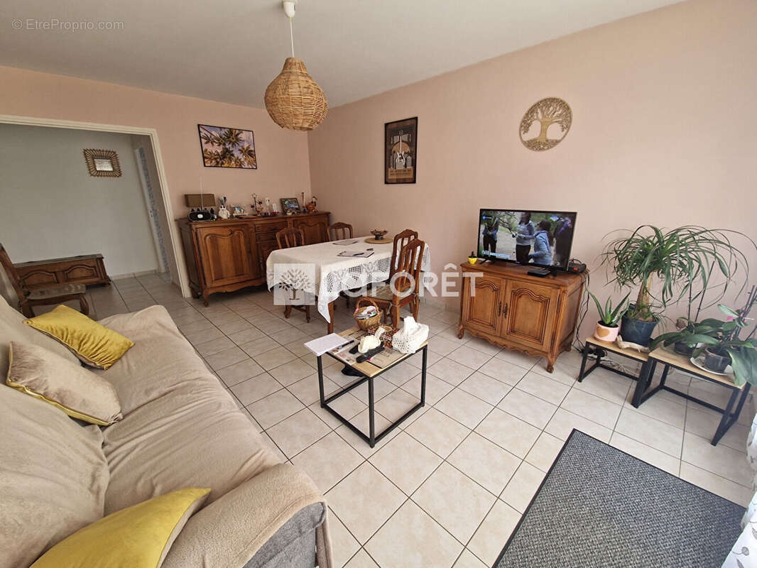 Appartement à ONET-LE-CHATEAU